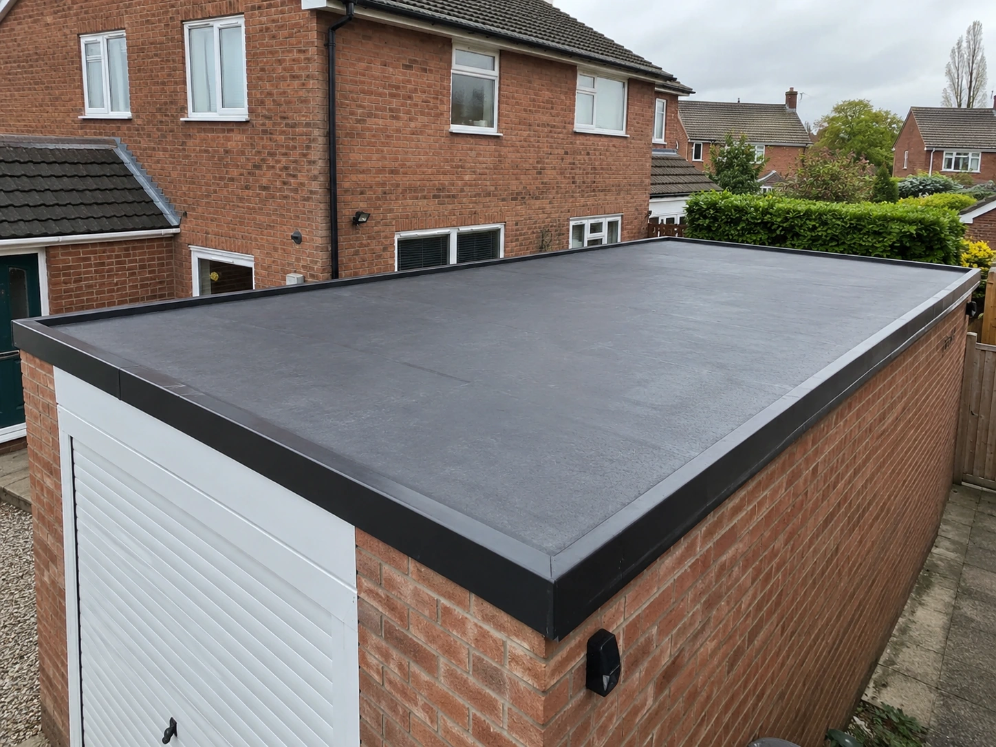 Flat-roof garage finish